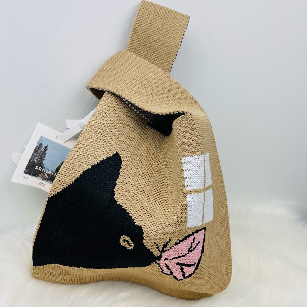NWT "Cat Kissing Butterfly" Compact Stylish Essentials Handheld Bag - Picture 2 of 10